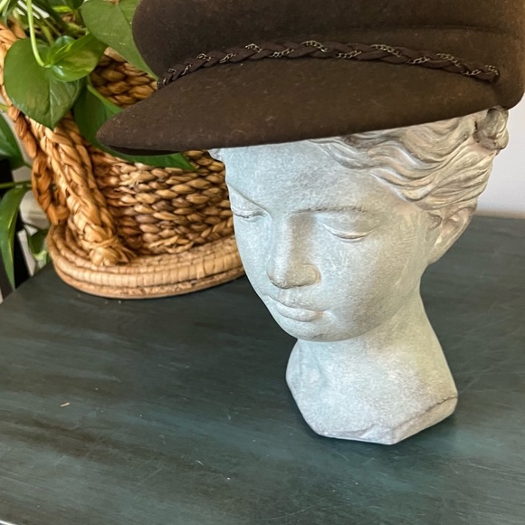 Nine West Hat Corp Women’s 100% wool beret in brown hat with trim. main image 4